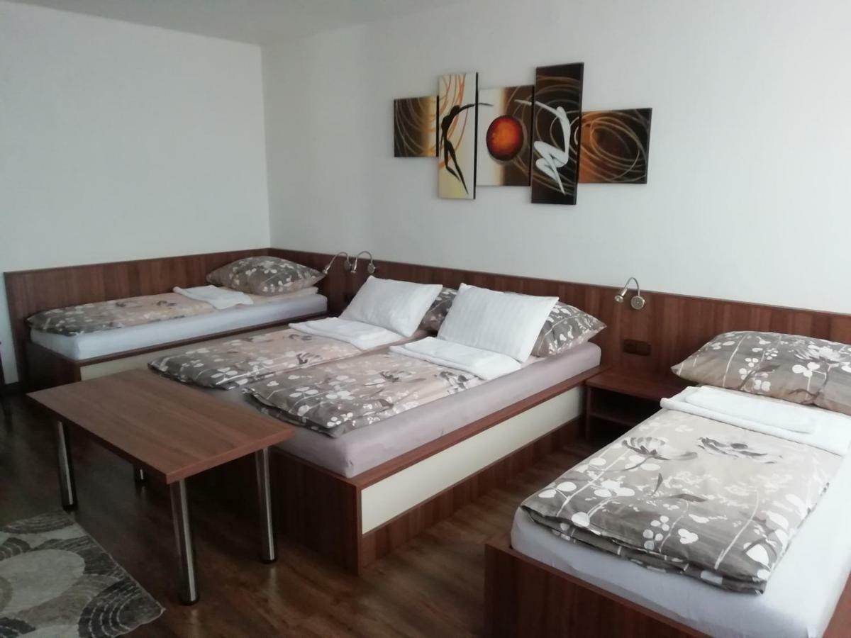 Hotel Motorest U Kola Prostějov Esterno foto